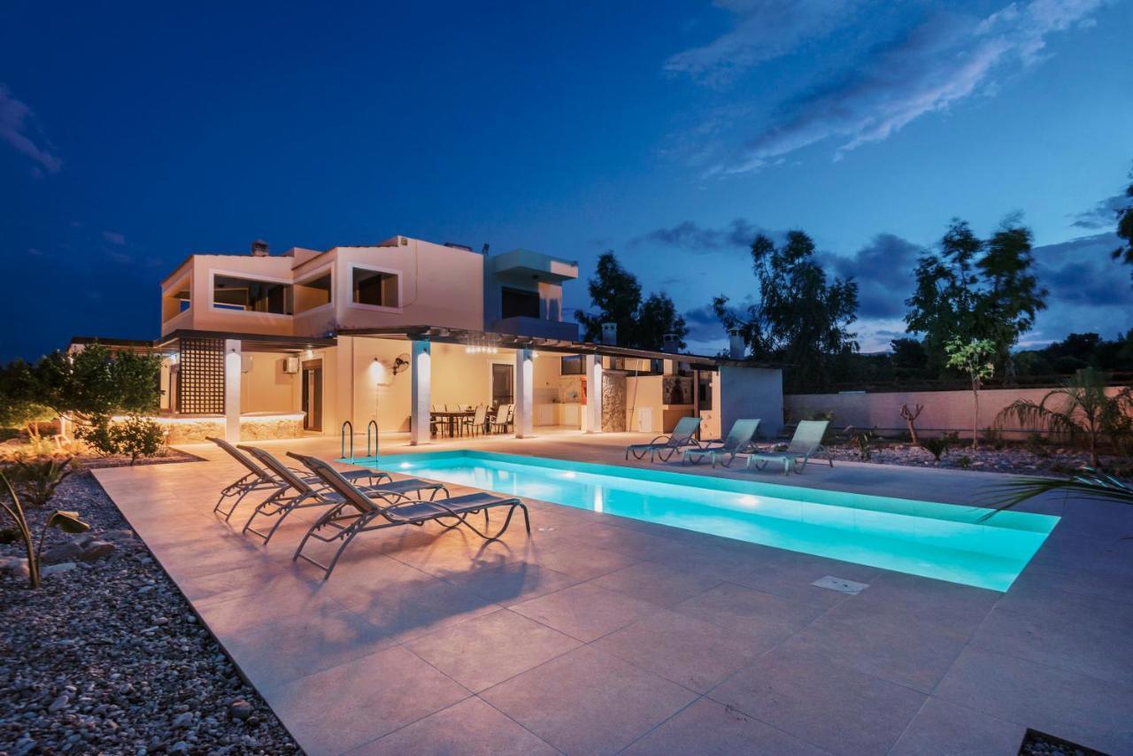 Villa Maribia With Private Pool Генади Екстериор снимка